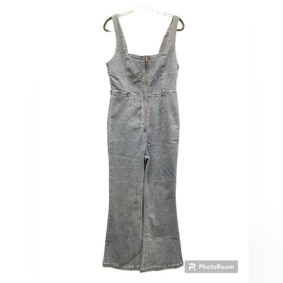 Lulu’s Denim Jumpsuit - Picture 4 of 9